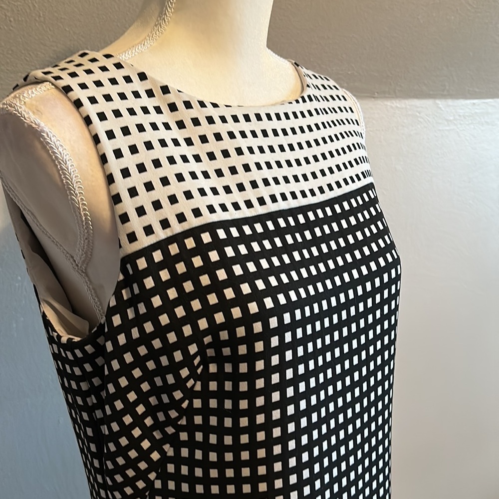White House Black Market black, cream sleeveless scoop neck dress. Color block